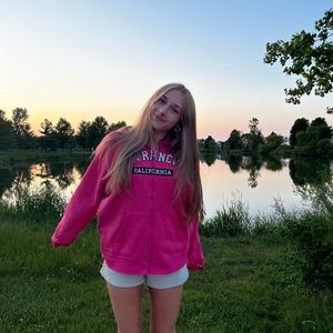 Meet your Posher, Isabelle